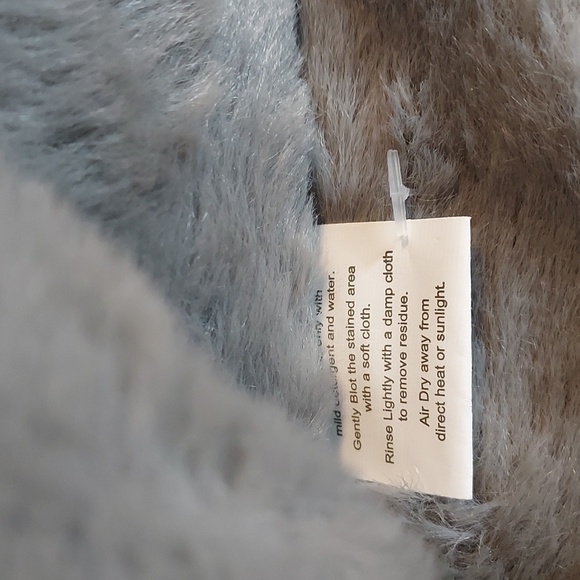 Snuggs NWOT Grey Shih Tzu Dog Plush Faux Fur Memory Foam Slippers L/XL - Picture 7 of 8